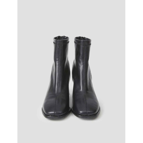Squared-off Toe Boots Squared-off Toe Boots