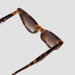 Classic Cat-eye Sunglasses