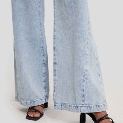 Wide-leg Light Washed Jeans