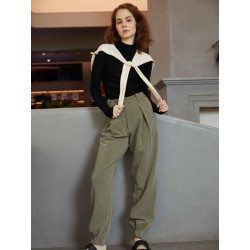 Classic Pleated Pants
