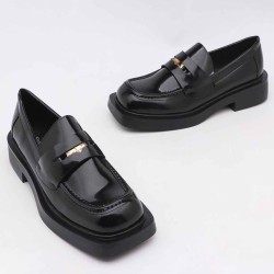 Square toe thick sole shoes