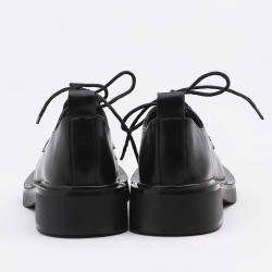 Square toe lace-up shoes