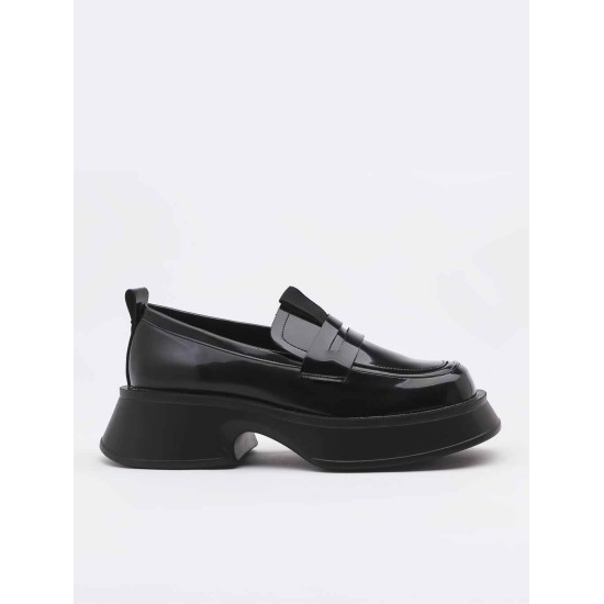 Loafers with thick heel small leather shoes Loafers with thick heel small leather shoes